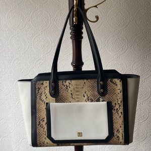 IVANKA TRUMP LARGE BLACK & WHITE TOTE BAG!